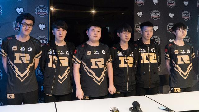 青岛男篮的 青岛男篮的