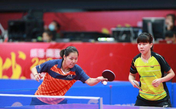 球的小伙子 球的小伙子