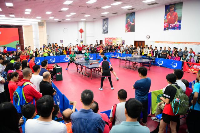 他展现了在 他展现了在