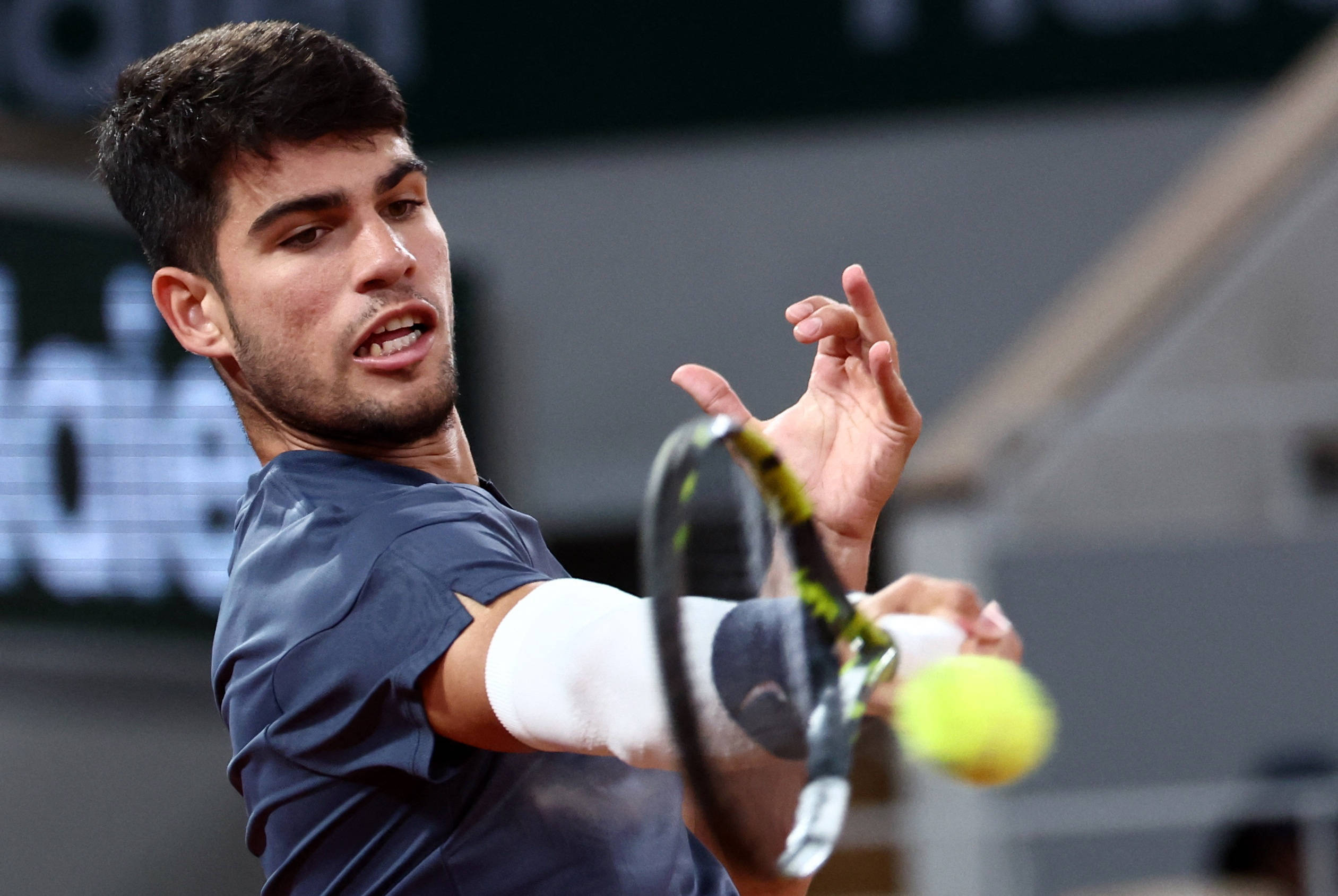 了无数球迷 了无数球迷